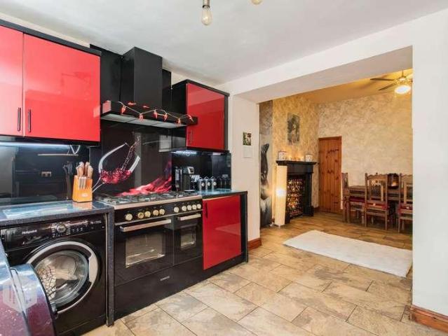 House for sale in Kirklees, Bury
