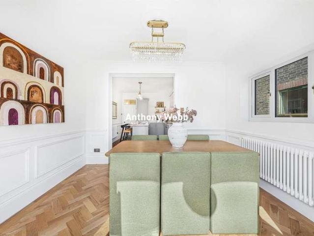 House for sale in Palmers Green, Greater London