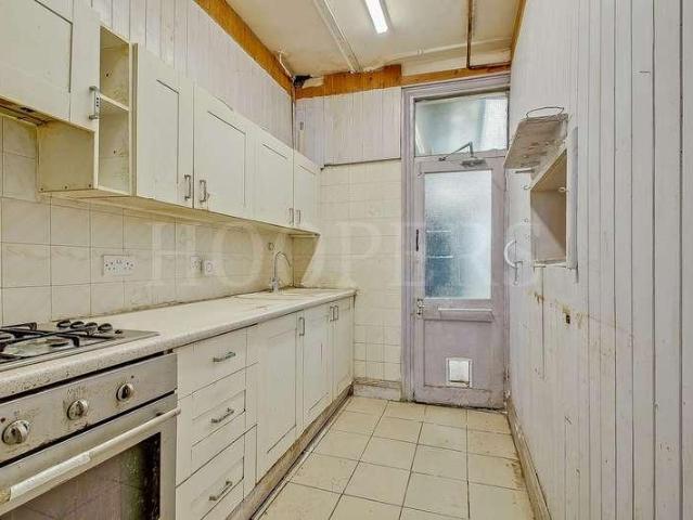 House for sale in Dudden Hill, Greater London
