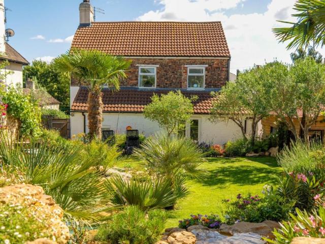 House for sale in Walton, West Yorkshire