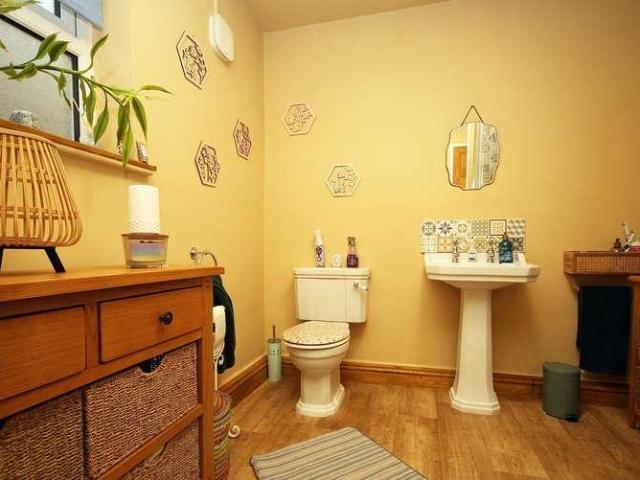 House for sale in Llandwrog, Y Fron