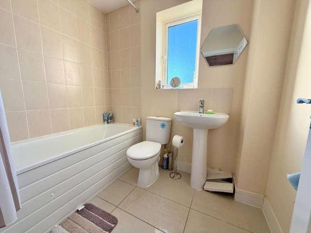 House for sale in Oadby, Leicestershire
