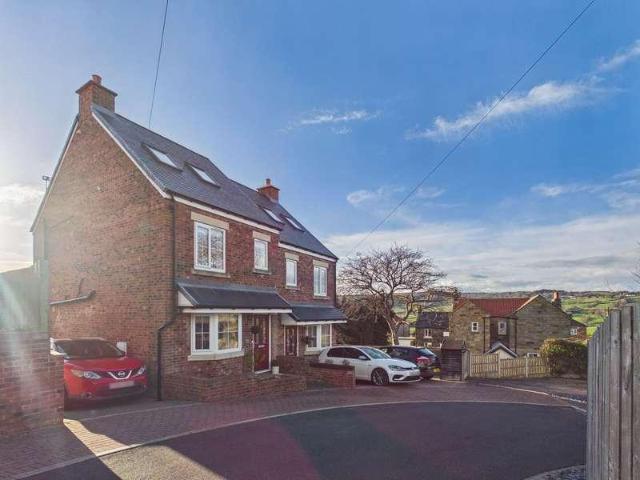 House for sale in Eskdaleside cum Ugglebarnby, North Yorkshire