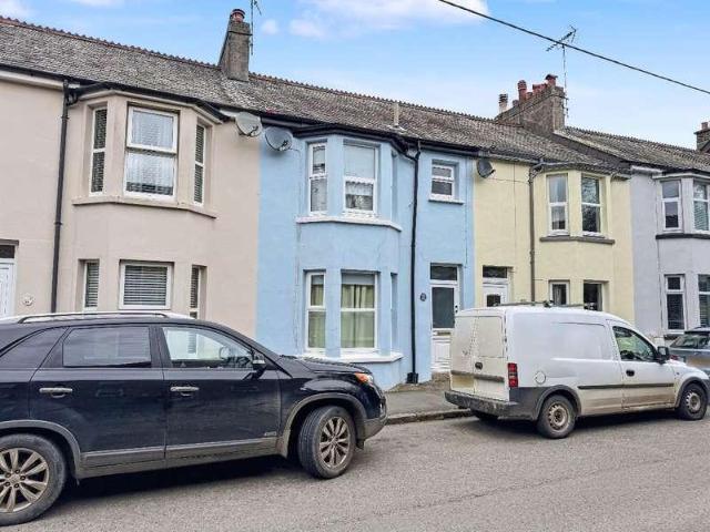 House for sale in Weir Quay, Devon