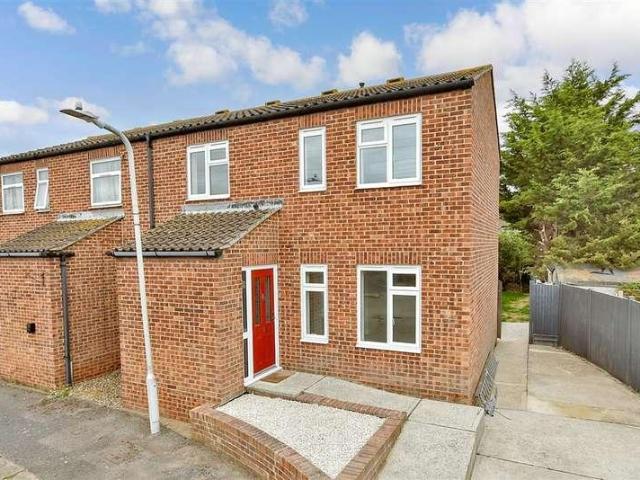 House for sale in Sheerness, Oad Street