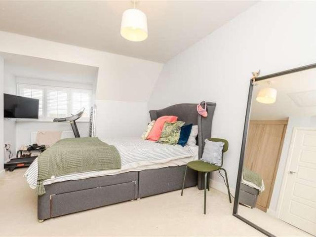 House for sale in Castle Hill, Monks Orchard