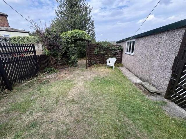 House for sale in Lower Wyke, West Yorkshire