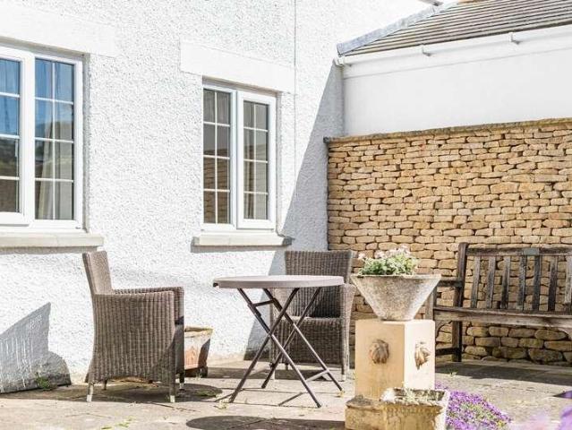 House for sale in Fossebridge, Gloucestershire