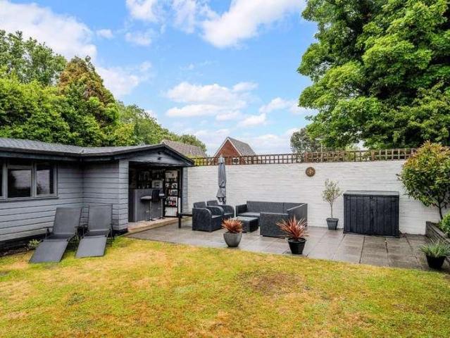 House for sale in Nork, Red Hill