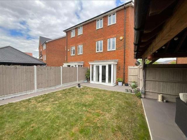 House for sale in Castle Hill, Monks Orchard