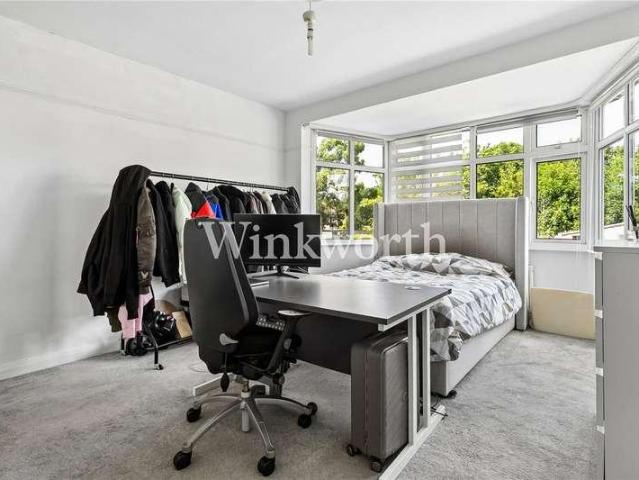 House for sale in Bowes Park, Greater London