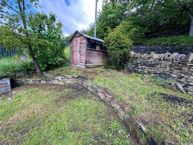 House for sale in Milnsbridge, West Yorkshire