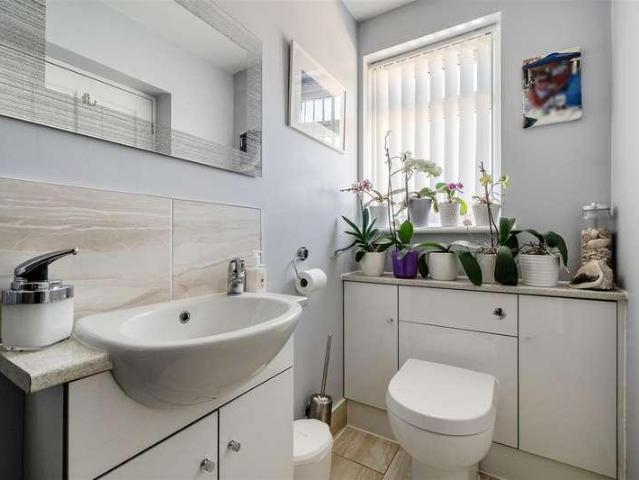 House for sale in Charvil