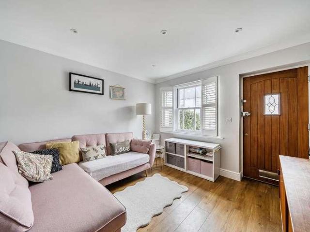 House for sale in Fole, Surrey