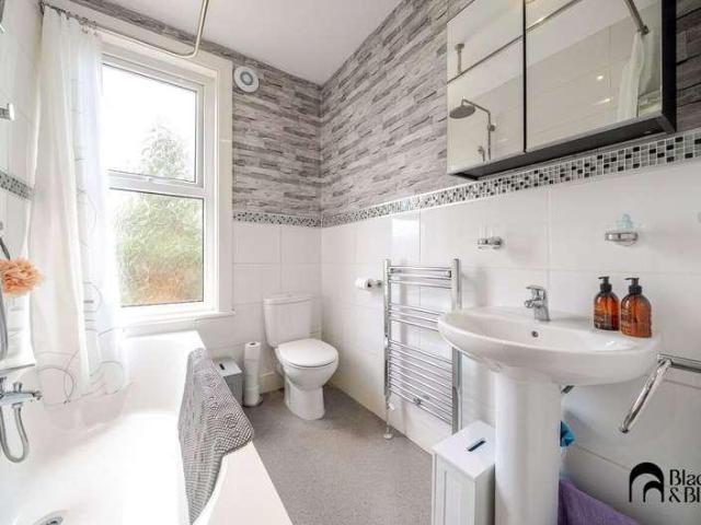 House for sale in Croydon, Addiscombe