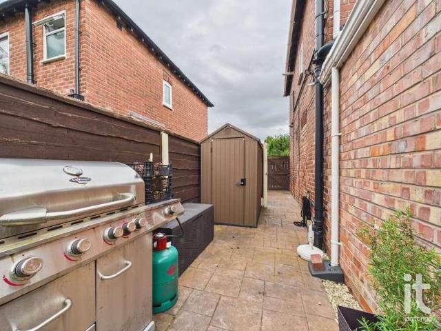 House for sale in Heaviley, Stockport