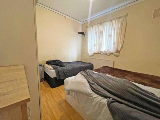 House for sale in Ratcliffe, Limehouse