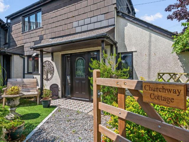 House for sale in Strode, Devon