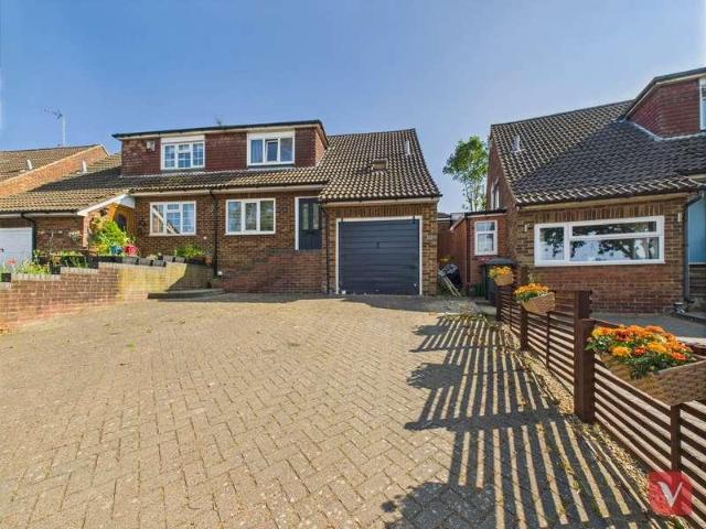 House for sale in Luton