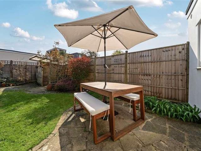 House for sale in London Borough of Ealing, Perivale