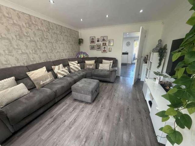 House for sale in Hunts Cross, Calderstones