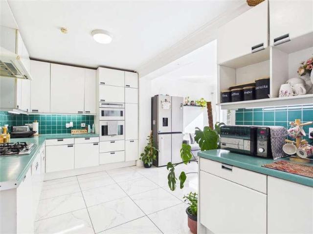 House for sale in Borehamwood, Hertsmere