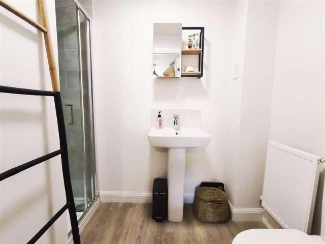 House for sale in Barnsley, Barugh Green