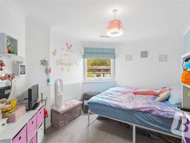 House for sale in Laindon, Essex