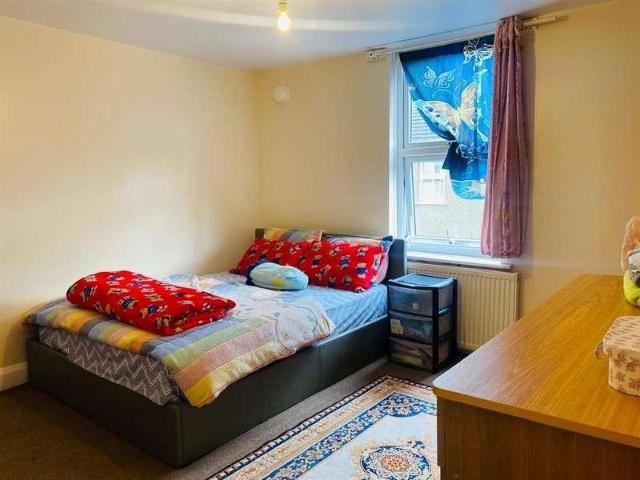 House for sale in London Borough of Hounslow, Greater London