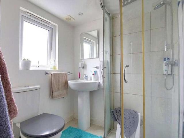 House for sale in Ponders End, Greater London