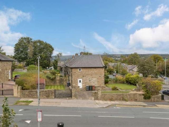 House for sale in Cottingley, West Yorkshire