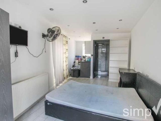 House for sale in Hayes, Greater London