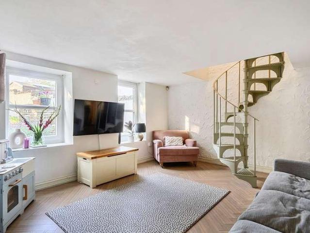 House for sale in Barrs Court, Cadbury Heath
