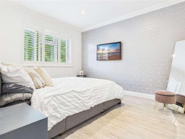 House for sale in Aldermaston Wharf, West Berkshire