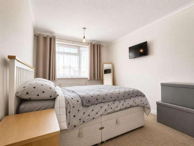 House for sale in Bourne End, Pouchen End