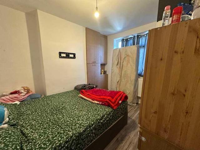 House for sale in Rainham, Greater London