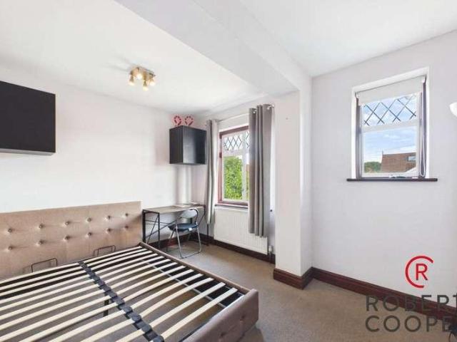 House for sale in Lane, Greater London