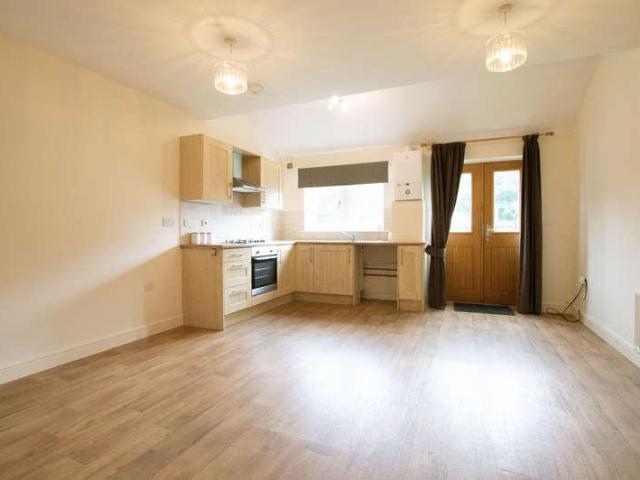 House for sale in Holmfirth, Calmlands