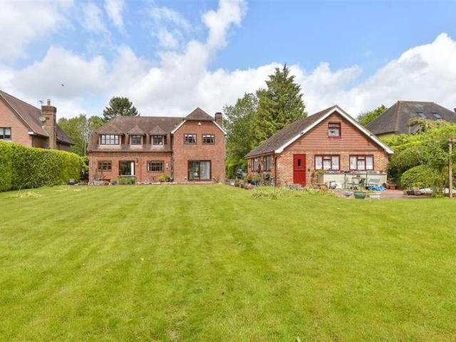 House for sale in Holtye, Cross In Hand