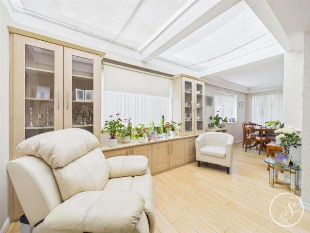 House for sale in Primley Park, Moortown