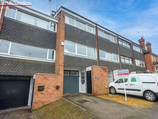 House for sale in Alderminster, Warwickshire