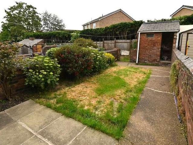 House for sale in Pogmoor, South Yorkshire
