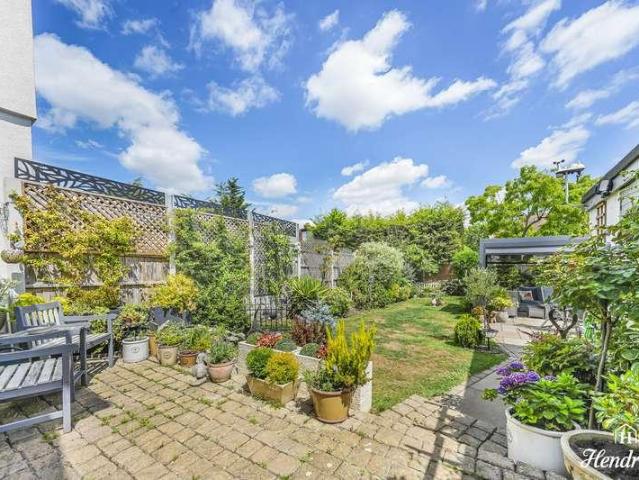 House for sale in Alton Barnes, Essex