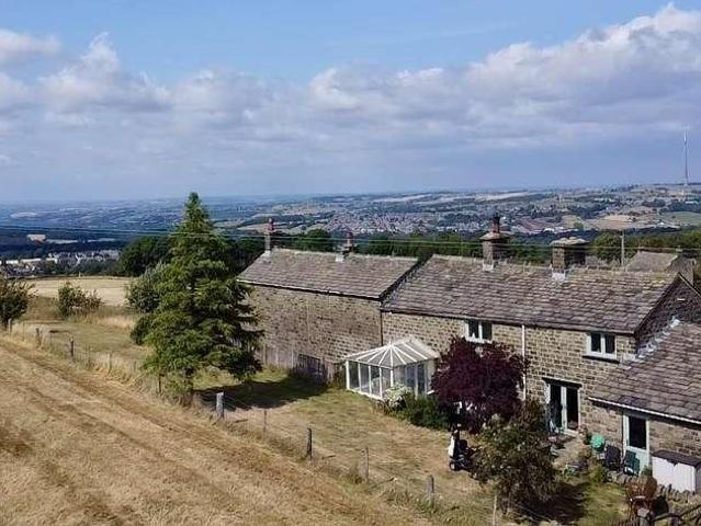 House for sale in Holme Valley, West Yorkshire