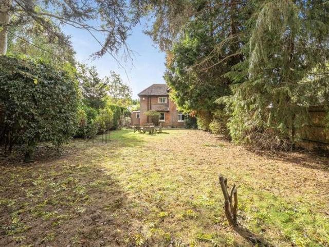 House for sale in Mount Hermon, Woking
