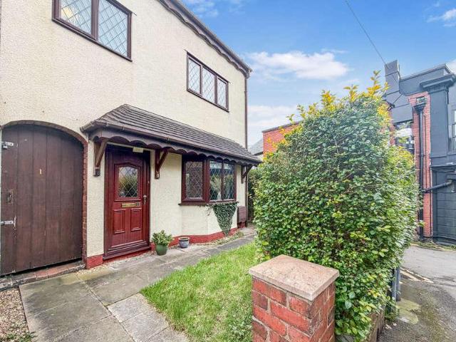 House for sale in Stourbridge, West Midlands