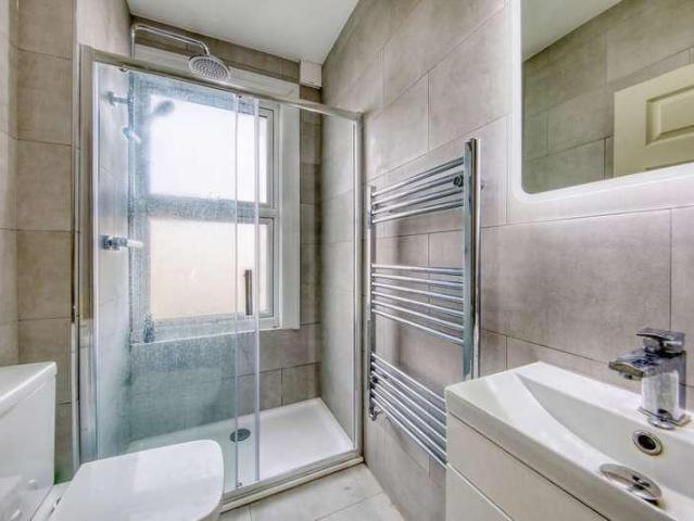 House for sale in Motspur Park, Greater London