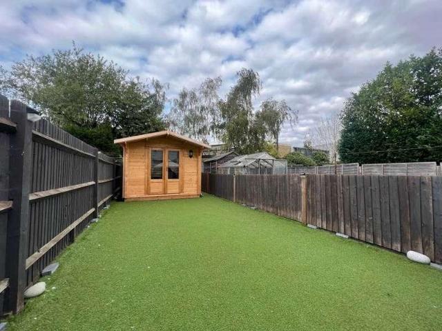 House for sale in Elstree and Borehamwood, Borehamwood