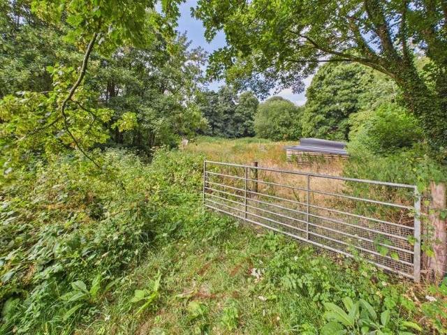 House for sale in Johnstown, Wales