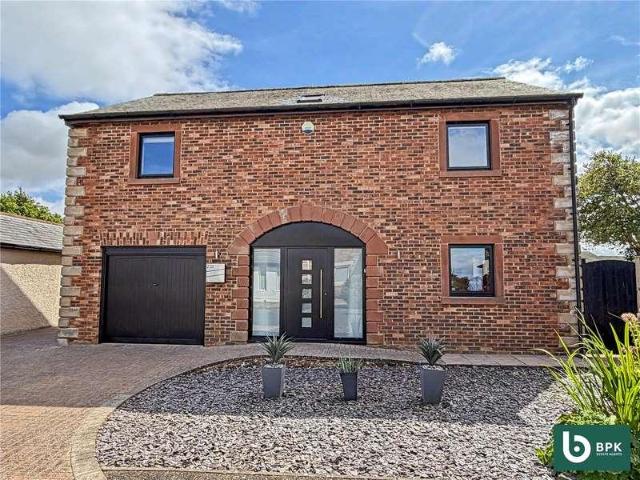 House for sale in Woodside